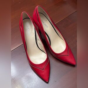 Nine West Jet Plane Bold Red Heels Size 8.5